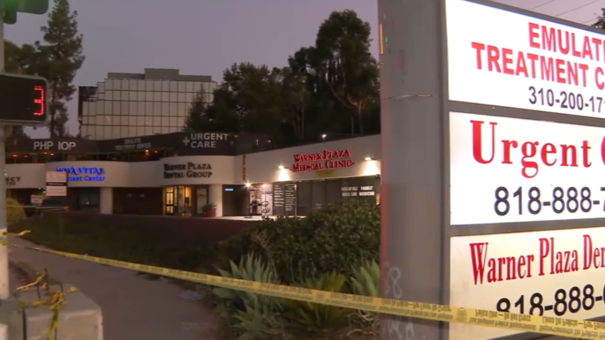 Man fatally shot outside urgent care in Woodland Hills – NBC Los Angeles