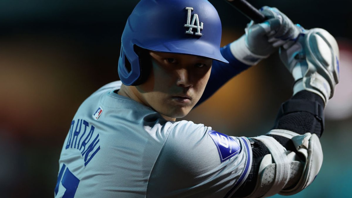 Shohei Ohtani becomes first person in MLB history to have 43 homers and 43 steals in a single season, Dodgers beat D-Backs 10-9 – NBC Los Angeles