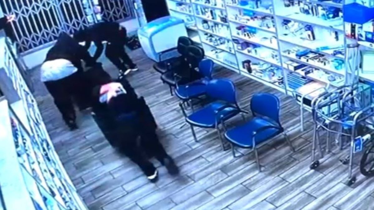 4 sought in San Fernando Valley pharmacy burglaries – NBC Los Angeles