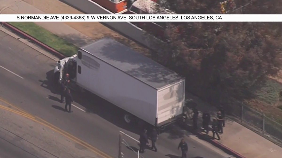 Box truck driver surrenders to police after pursuit in South LA – NBC Los Angeles