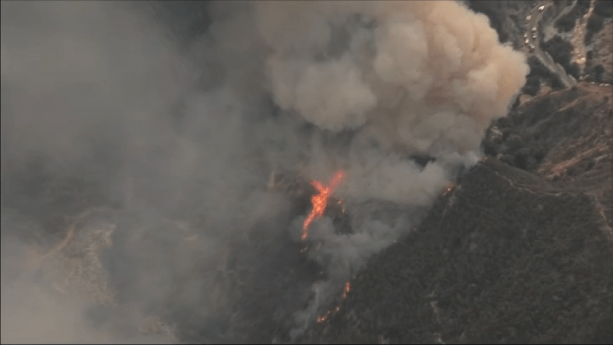 Brush fire ignites in San Gabriel Canyon near Glendora – NBC Los Angeles