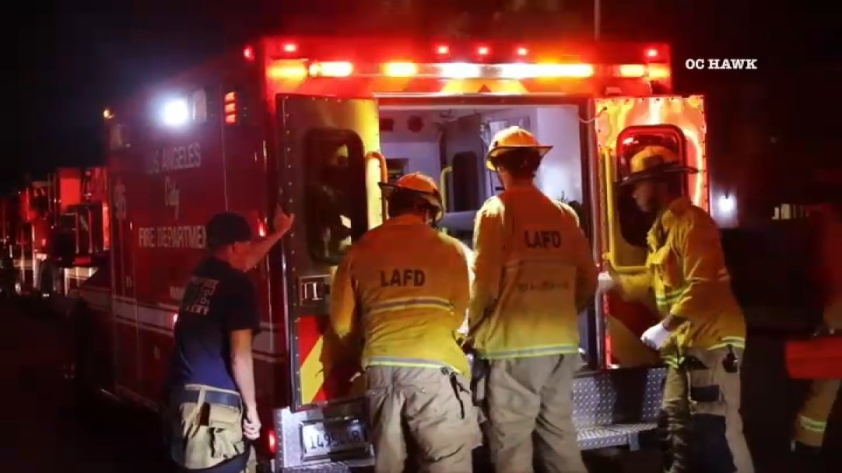 Double shooting leaves man dead in Canoga Park – NBC Los Angeles