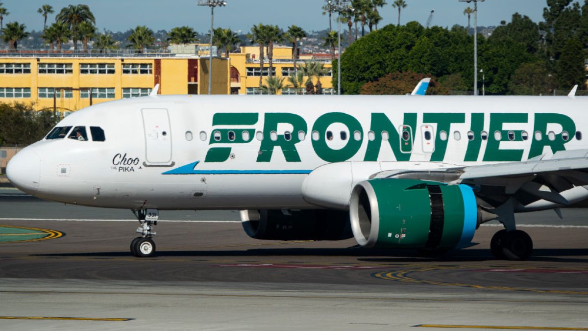 Man arrested for attacking Frontier Airlines flight attendants – NBC Los Angeles