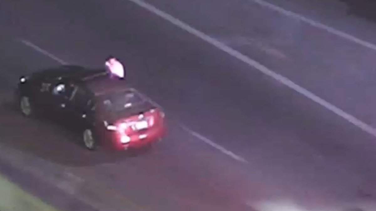 Passenger hangs out of car window in Long Beach pursuit – NBC Los Angeles