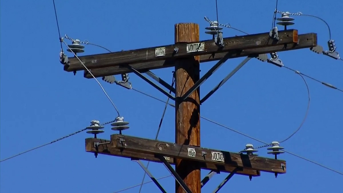 Utilities work to restore power to SoCal customers – NBC Los Angeles