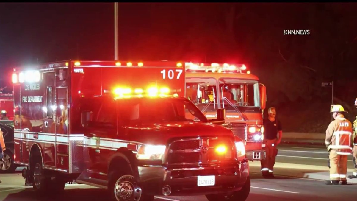 2 killed, 1 injured in Porter Ranch fatal crash – NBC Los Angeles