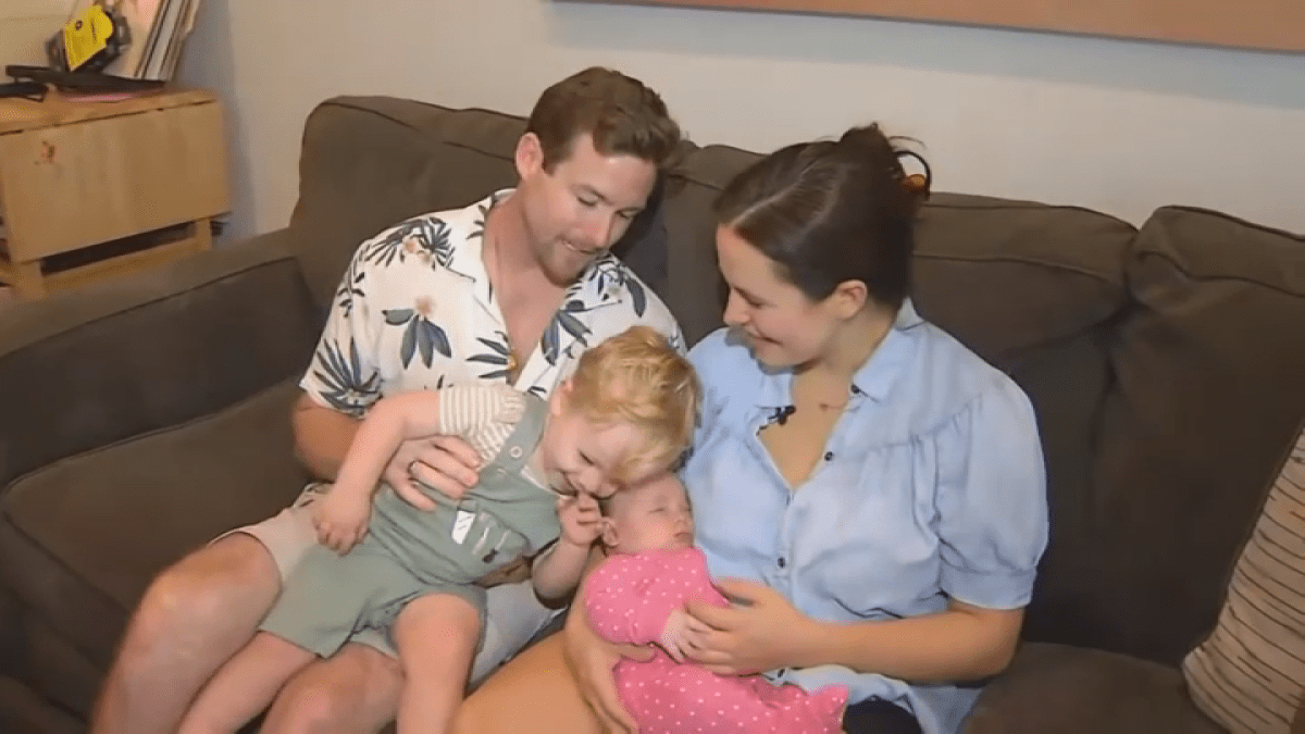 Calabasas mom gives birth to baby girl at family’s front porch – NBC Los Angeles