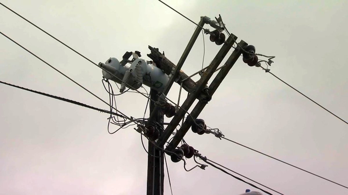 Downed power lines leave Edison customers in the dark – NBC Los Angeles