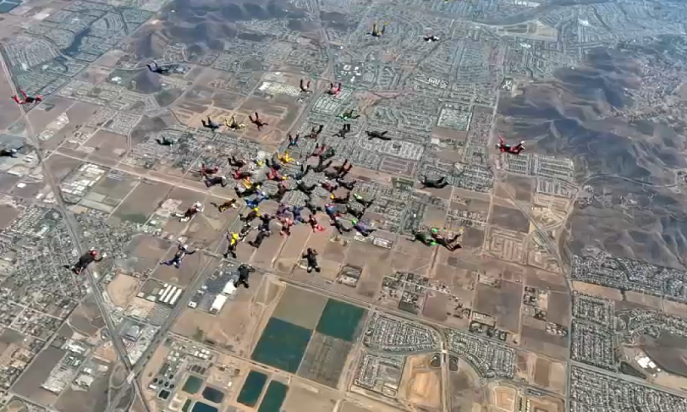 Group of female skydivers break world record in Perris – NBC Los Angeles