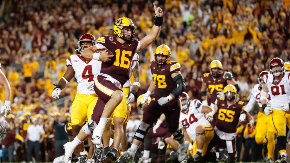 Minnesota upsets No. 11 USC 24-17 on Brosmer’s 4th-and-goal sneak with 56 seconds left – NBC Los Angeles